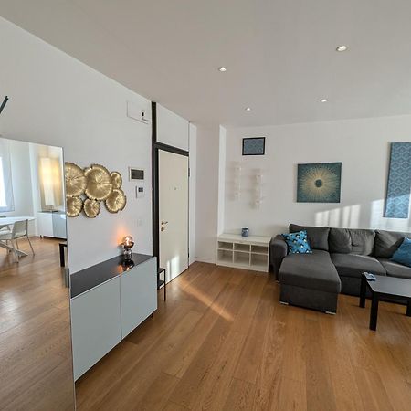 Convenient Family Apt With Private Parking Местре Екстер'єр фото