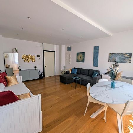Convenient Family Apt With Private Parking Местре Екстер'єр фото