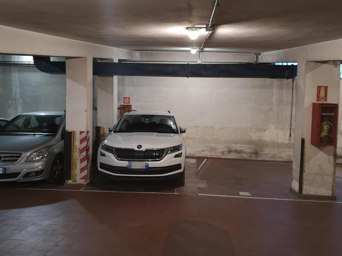 Convenient Family Apt With Private Parking Местре Екстер'єр фото