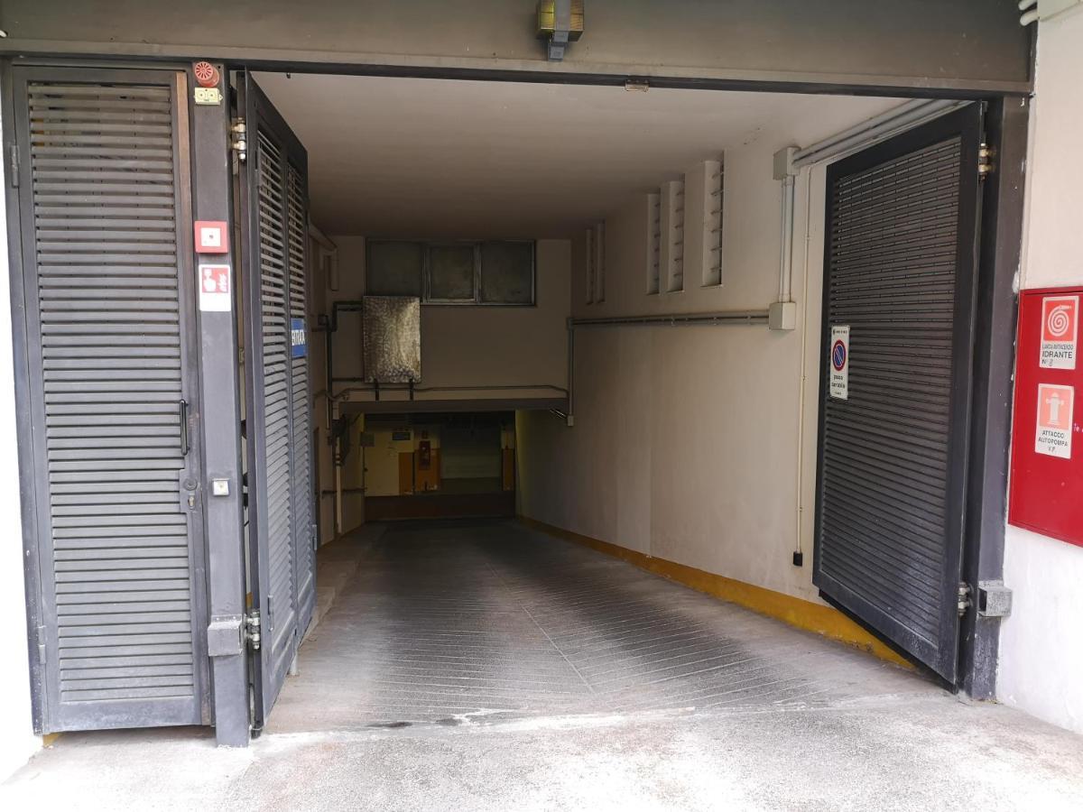 Convenient Family Apt With Private Parking Местре Екстер'єр фото