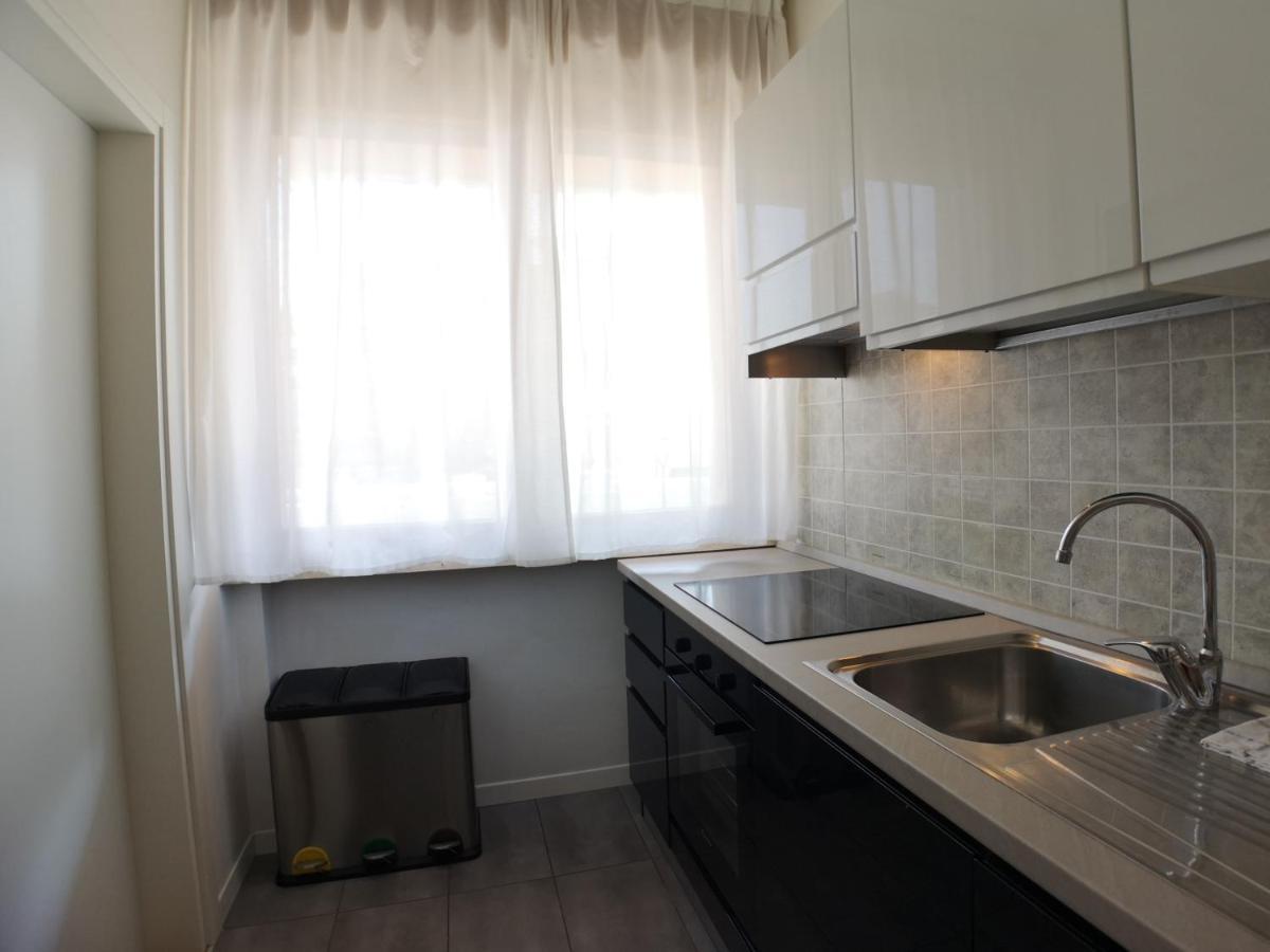 Convenient Family Apt With Private Parking Местре Екстер'єр фото
