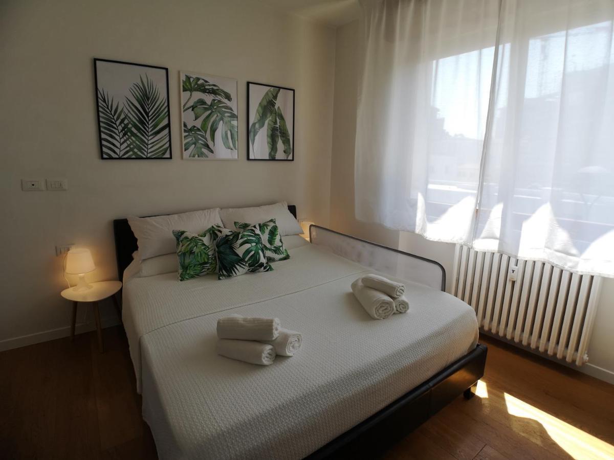 Convenient Family Apt With Private Parking Местре Екстер'єр фото