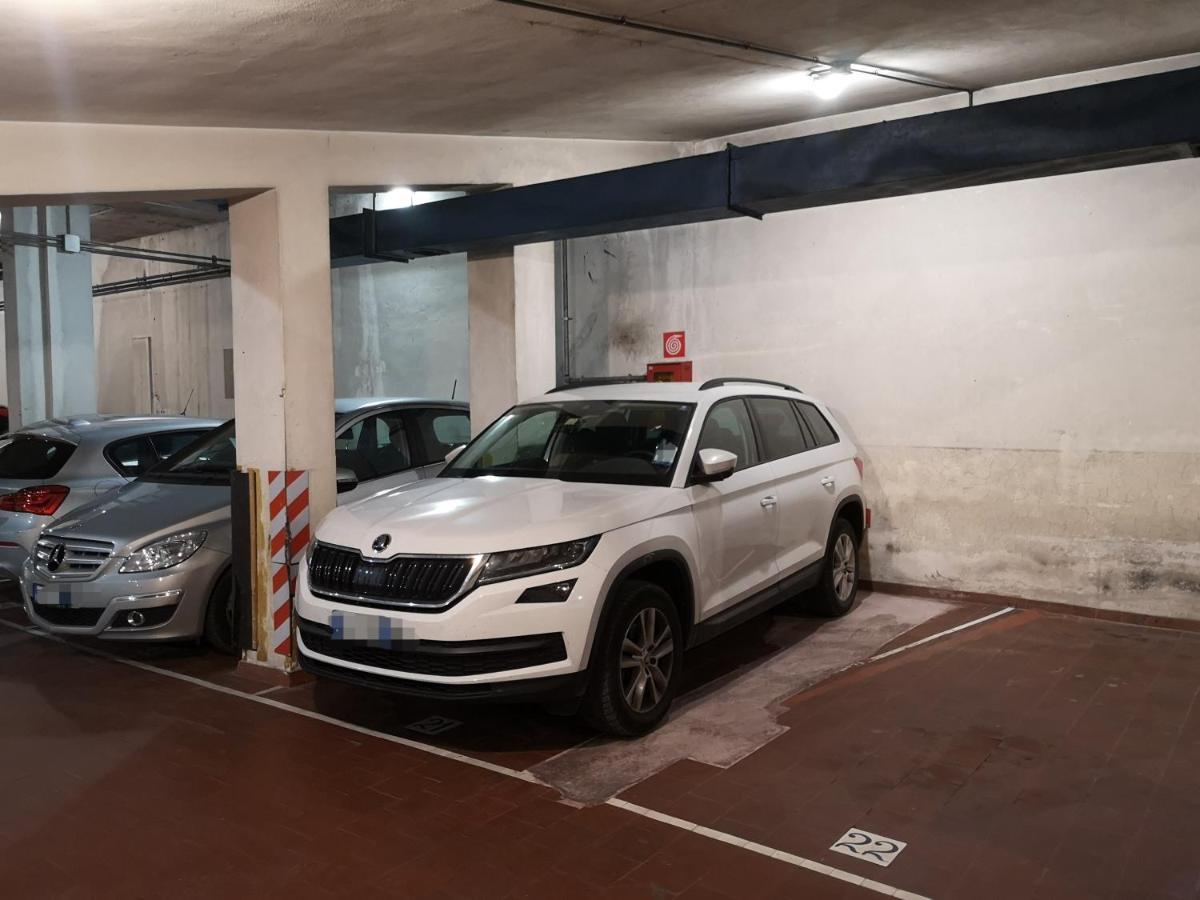 Convenient Family Apt With Private Parking Местре Екстер'єр фото
