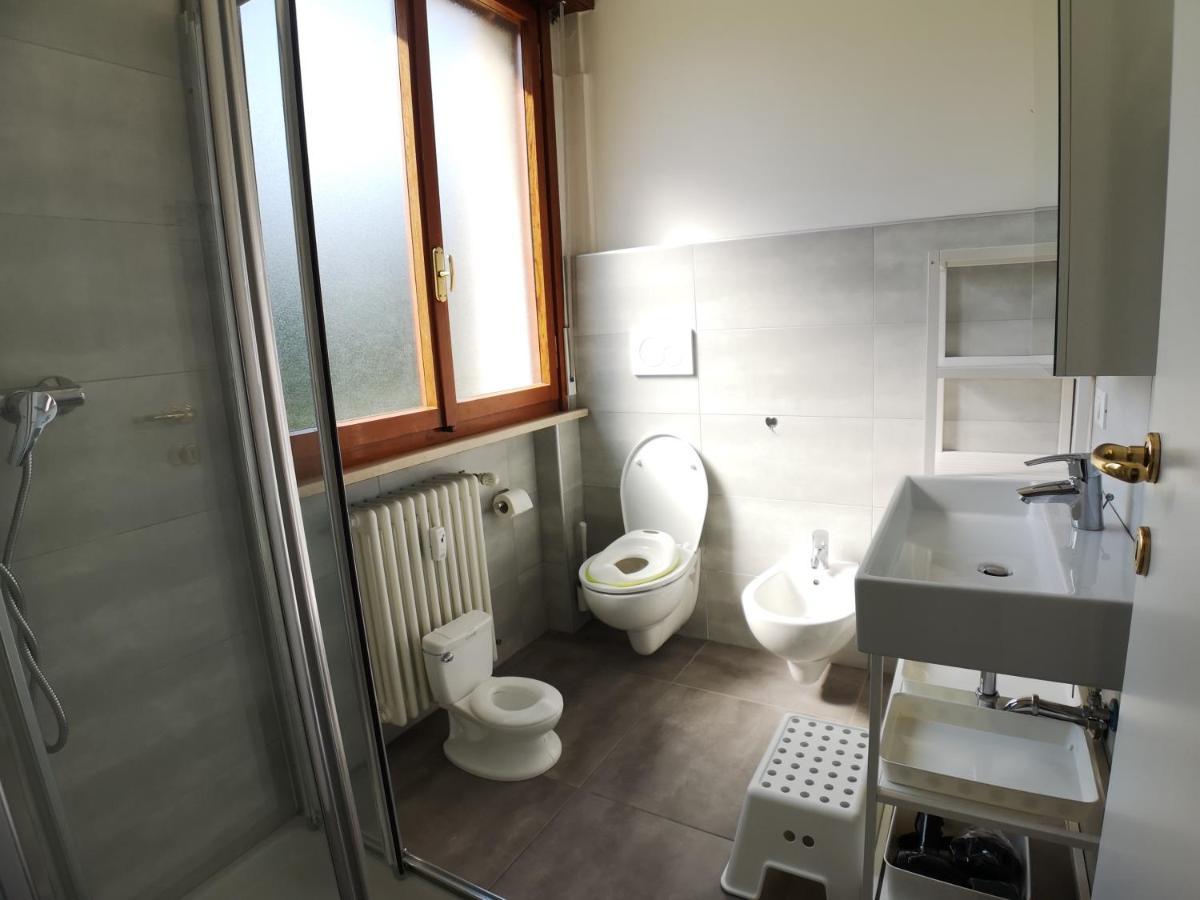 Convenient Family Apt With Private Parking Местре Екстер'єр фото