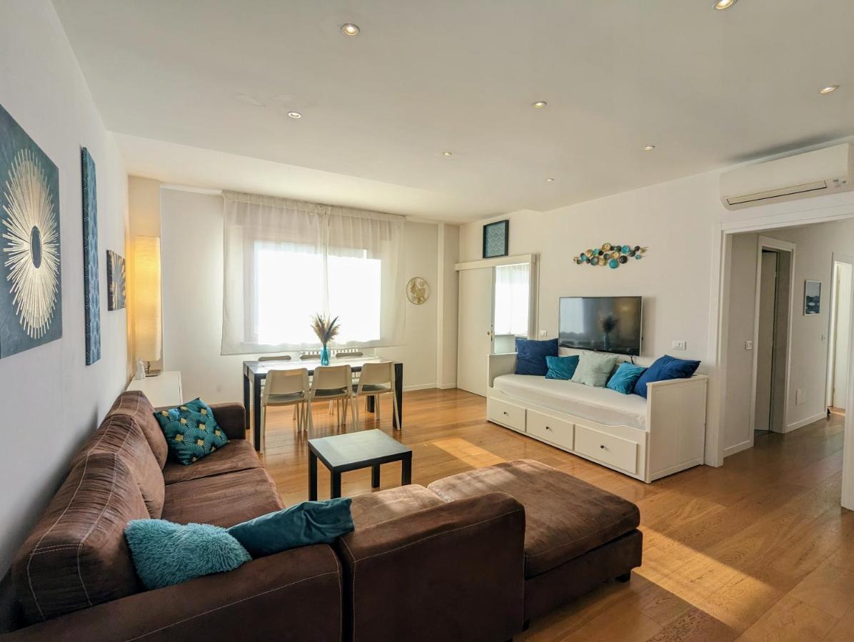 Convenient Family Apt With Private Parking Местре Екстер'єр фото