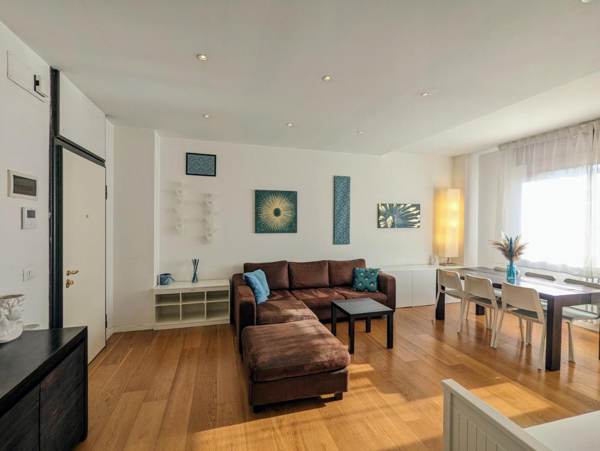 Convenient Family Apt With Private Parking Местре Екстер'єр фото