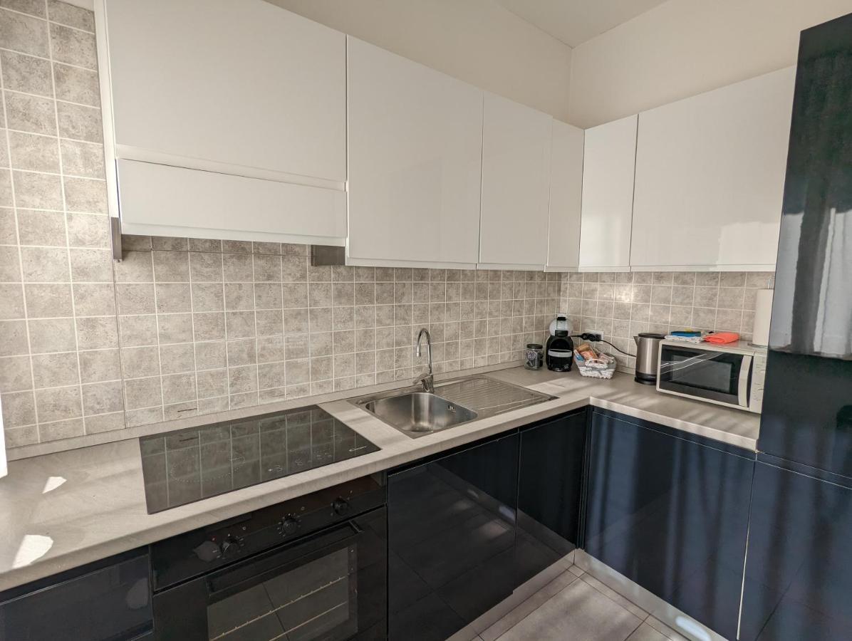 Convenient Family Apt With Private Parking Местре Екстер'єр фото
