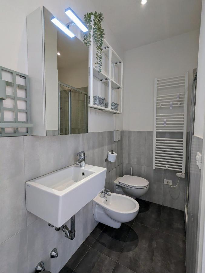Convenient Family Apt With Private Parking Местре Екстер'єр фото