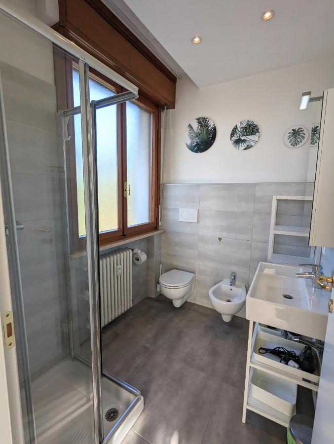 Convenient Family Apt With Private Parking Местре Екстер'єр фото