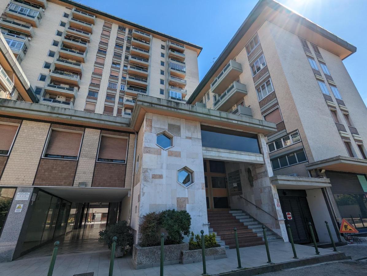 Convenient Family Apt With Private Parking Местре Екстер'єр фото