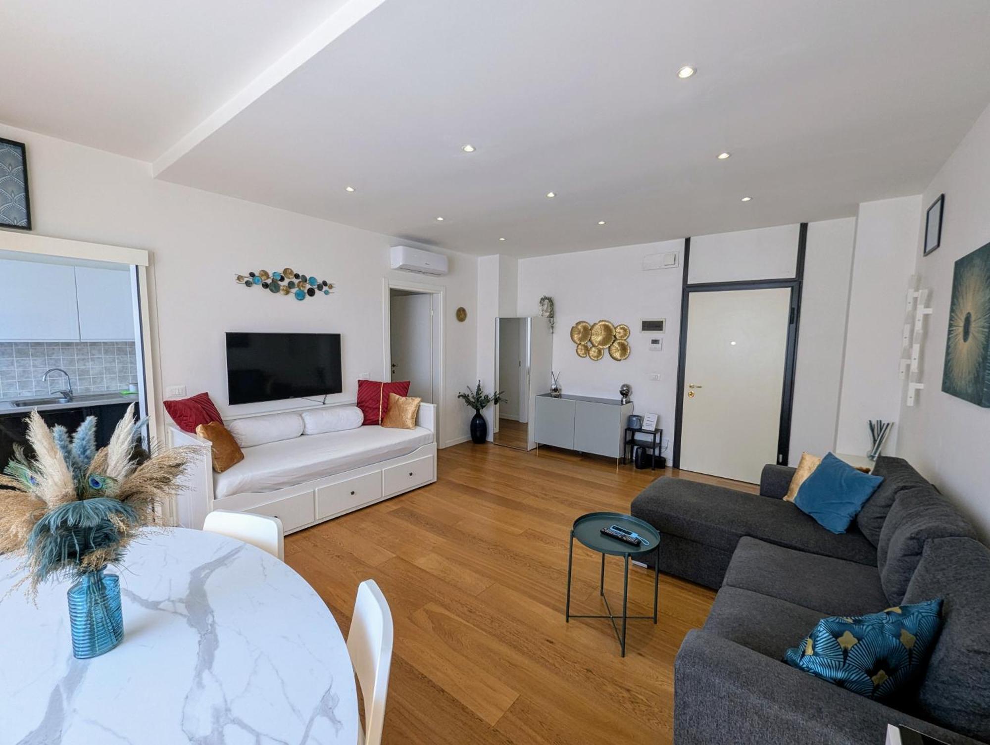 Convenient Family Apt With Private Parking Местре Екстер'єр фото